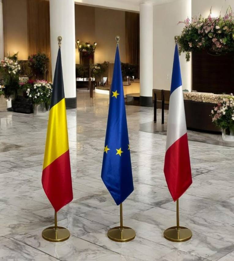 Porte-drapeauMarocain 2m  en Métal Auto Retenue, support de drapeau pour les grand drapeaux